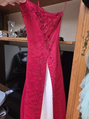 Elegant Red Beaded Spaghetti-Strap Prom Dress